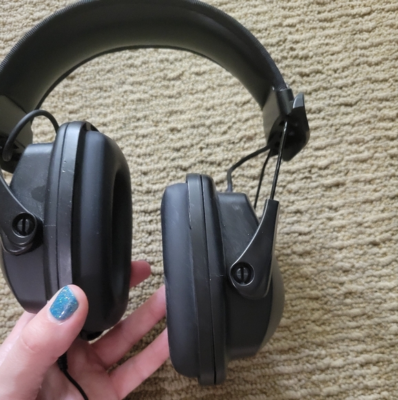 HOWARD LEIGHT Black Over-Ear Headphones - Picture 9 of 11